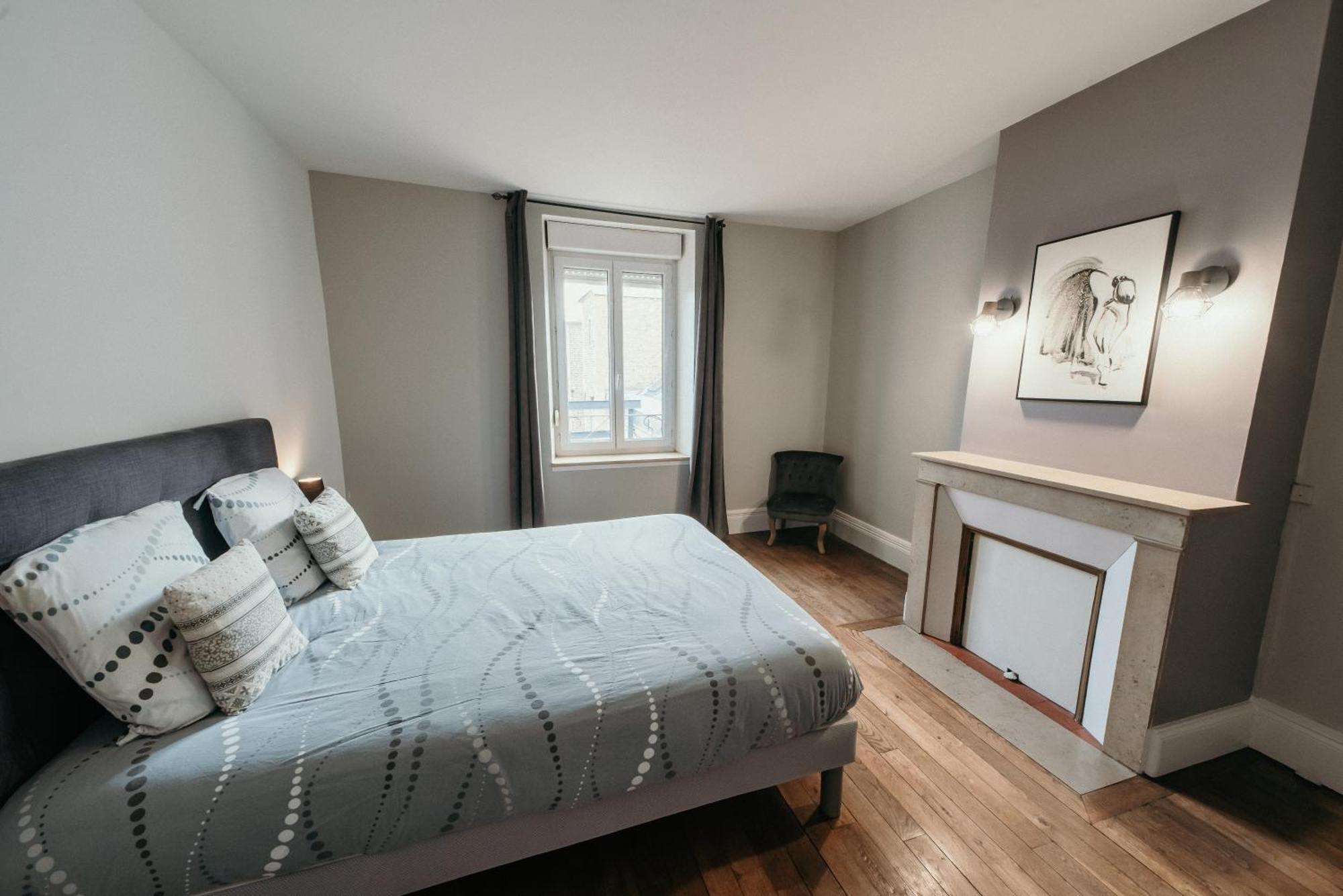 Appartement D'Alexandre Hyper Centre-Ville Charleville-Mezieres Bagian luar foto